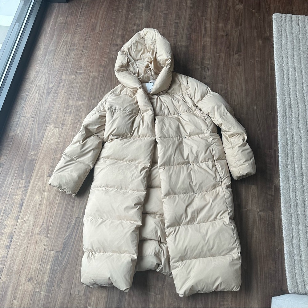 Aritzia Duvet puffer coat